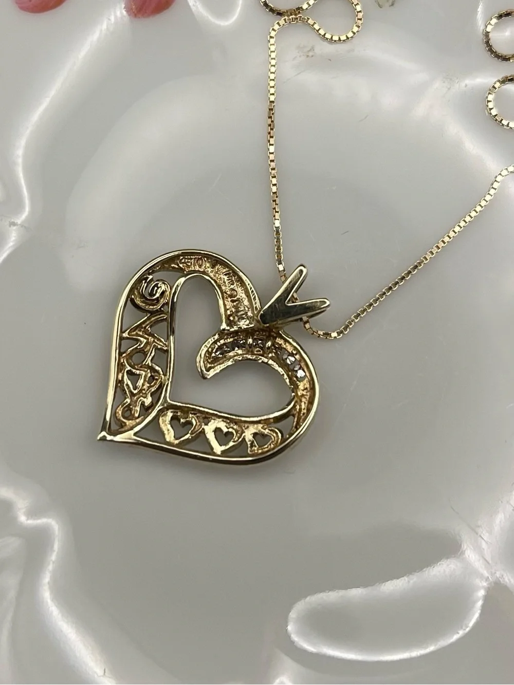 Estate piece, 14k yellow gold diamond LOVE love open heart necklace